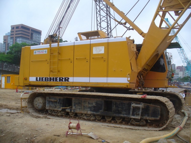 LIEBHERR HS873HD