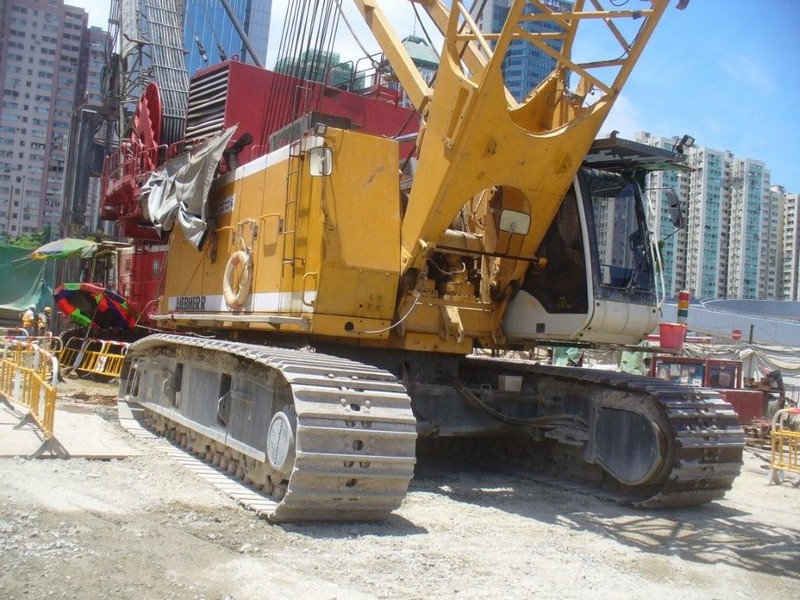 LIEBHERR HS885HD