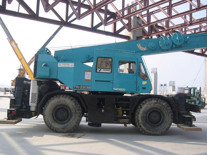 TADANO TR250M-IV